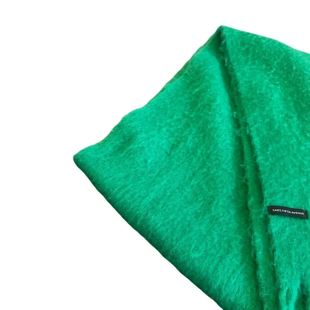 Saks Fifth Avenue Kelly Green Fuzzy Scarf Fringe Oversized Cozy Warm Bold